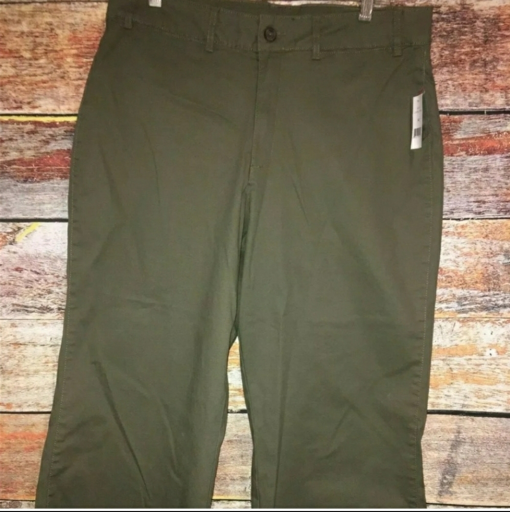 NWT DIP Brand Womens Chino crop pants Size 14